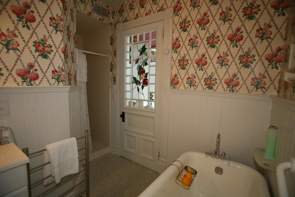 C.W. Worth House Bed And Breakfast Уилмингтън Стая снимка