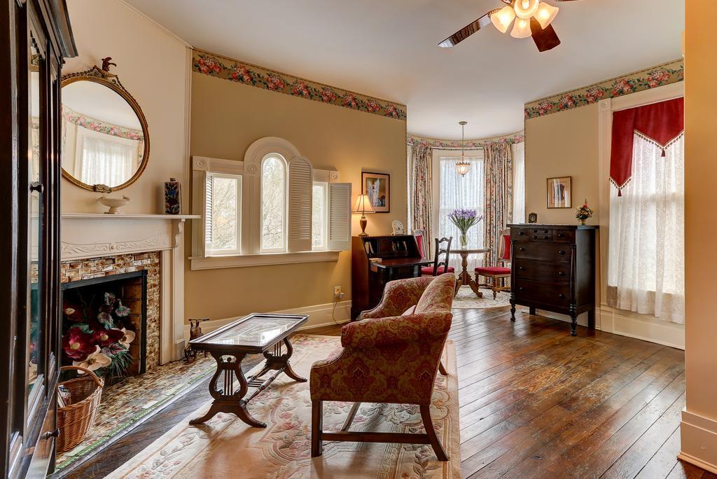 C.W. Worth House Bed And Breakfast Уилмингтън Стая снимка